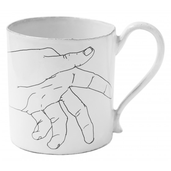 Lou Doillon Cup with One Hand