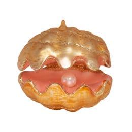 Oyster with pearl